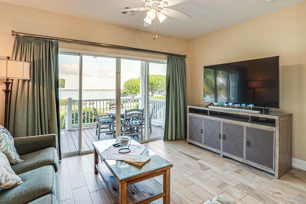 Oceanfront Duck Key Villa: 2 Marinas Steps Away!