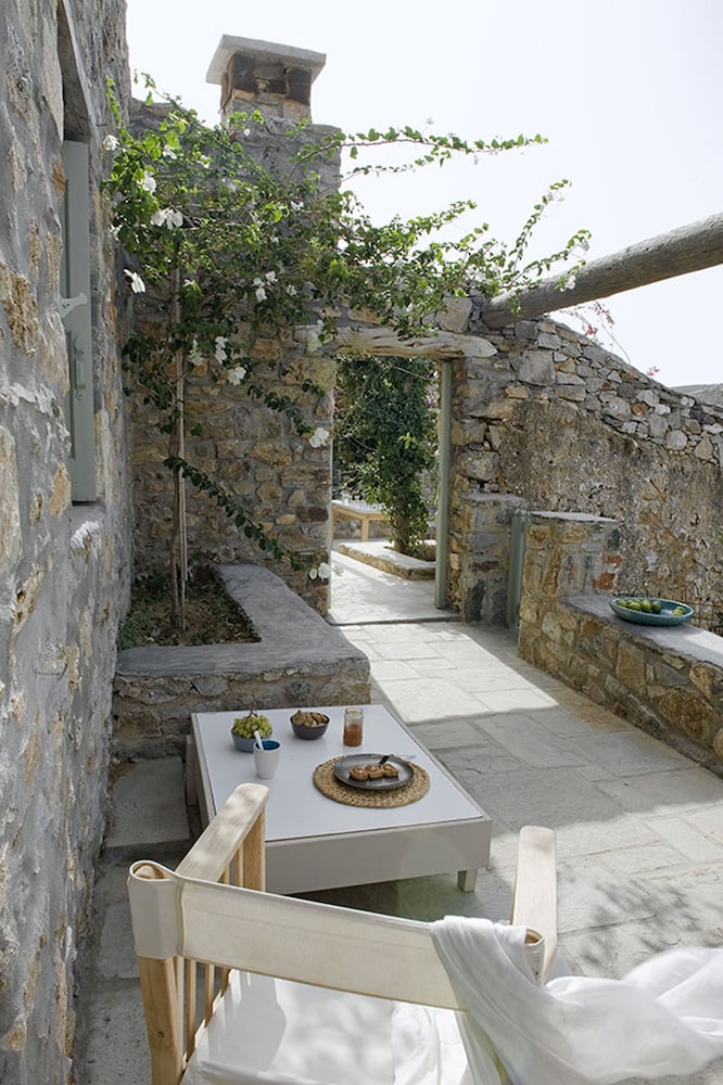 Serifos Houses Aghios Sostis