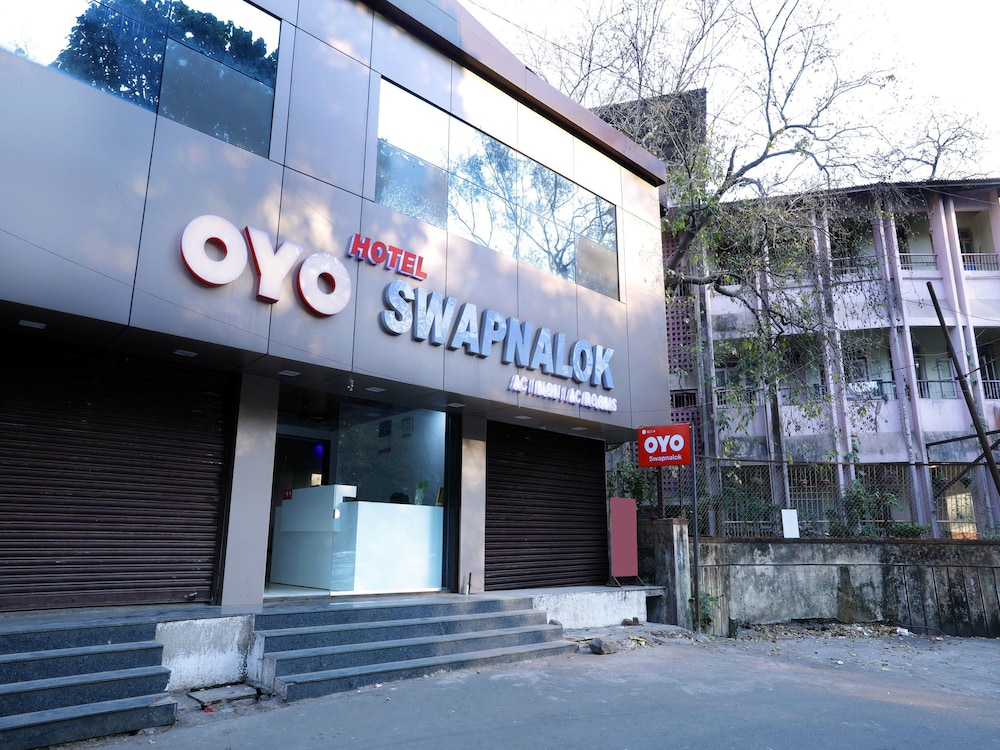 OYO 10374 Hotel Swapnalok