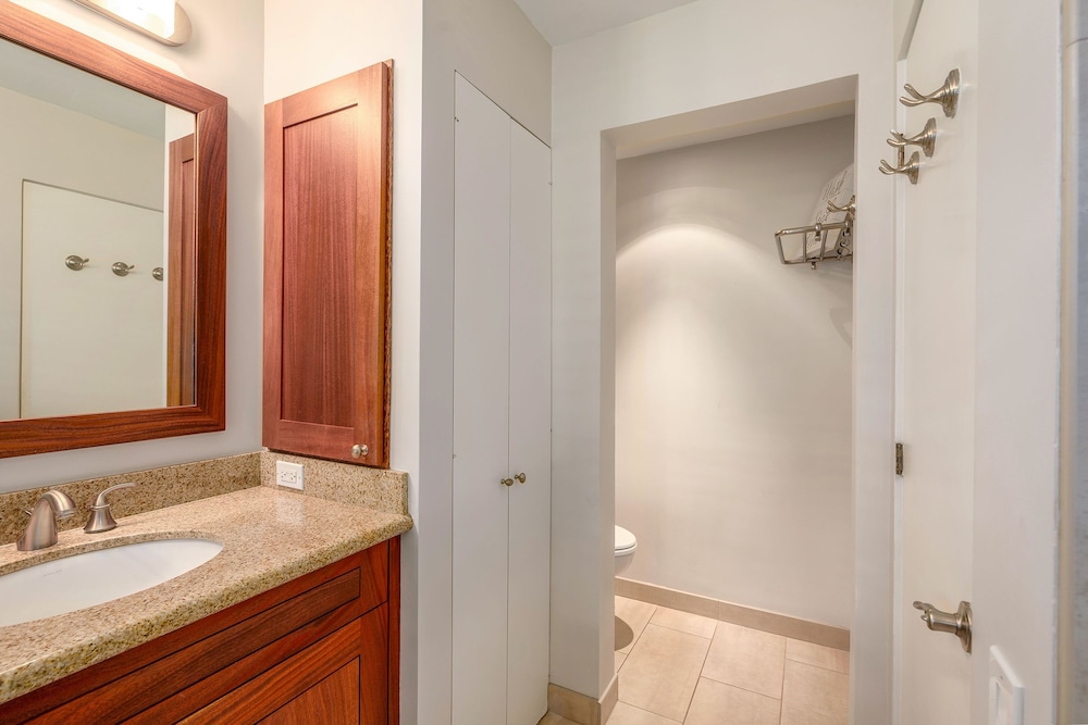 Luxurious Oceanfront Condo at Wailea Elua Village - Unit 1201, Central AC, Wi-fi