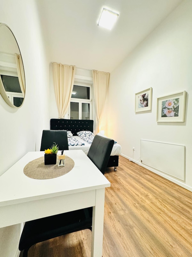 Affordable 5BR Apartment Atzgersdorf