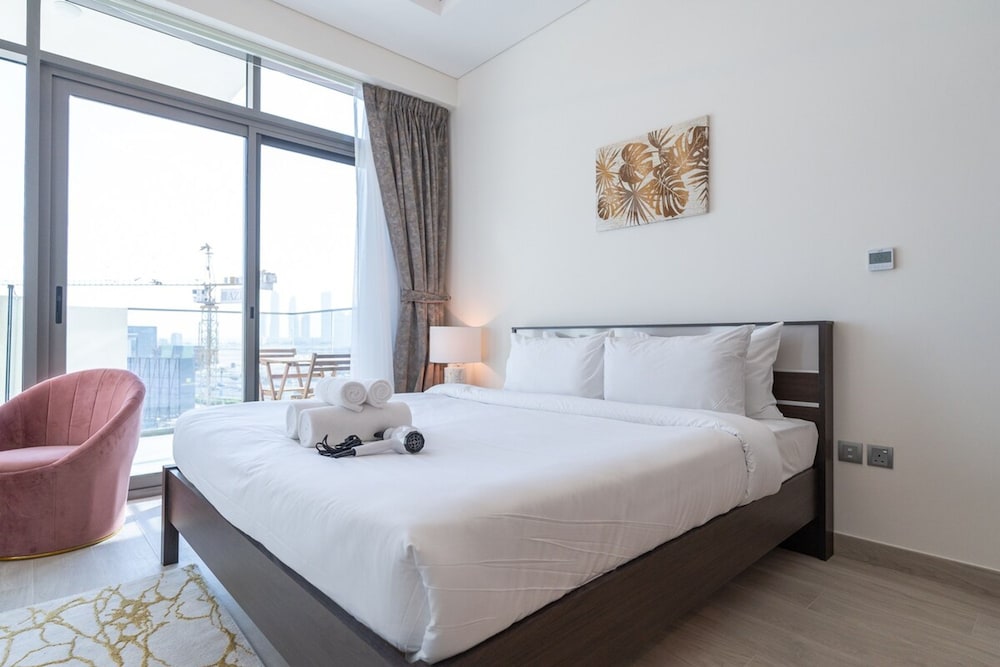 Wonderful Studio Apartment With Balcony at Farhad Azizi