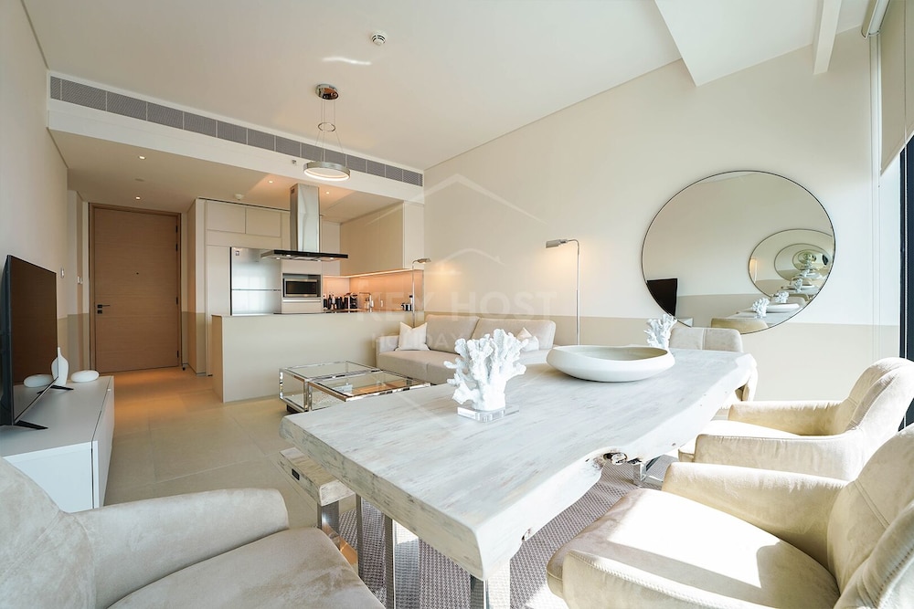 KeyHost - Address Beach Residences