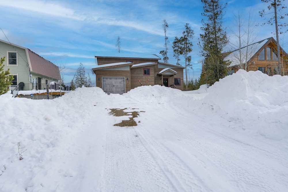 Hike + Ski: Grand Lake Cabin w/ Mtn-view Deck view 4