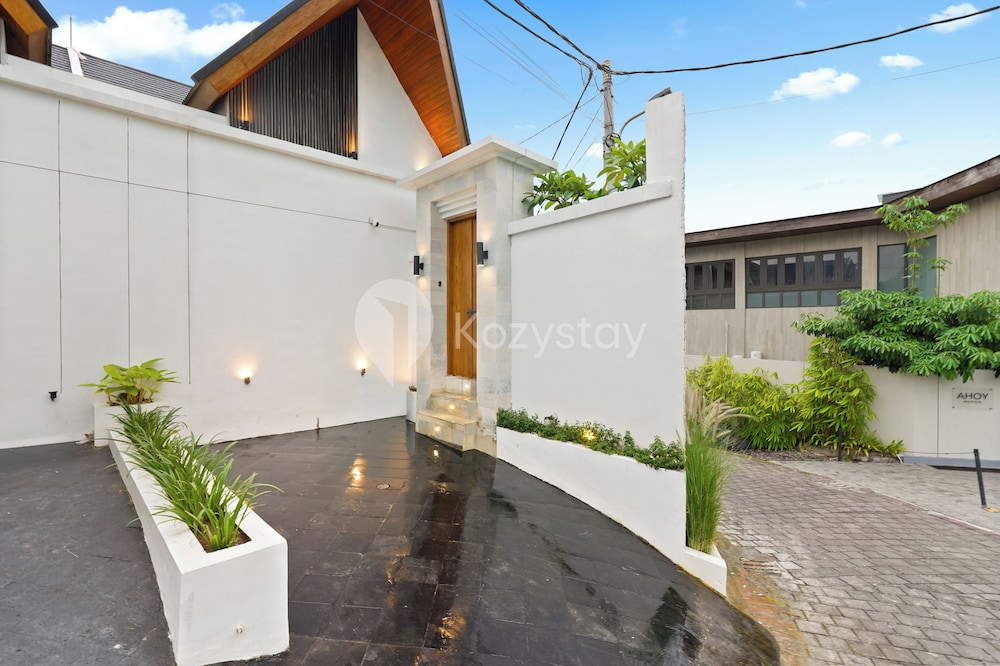 Kastara Villa by Kozystay - Canggu