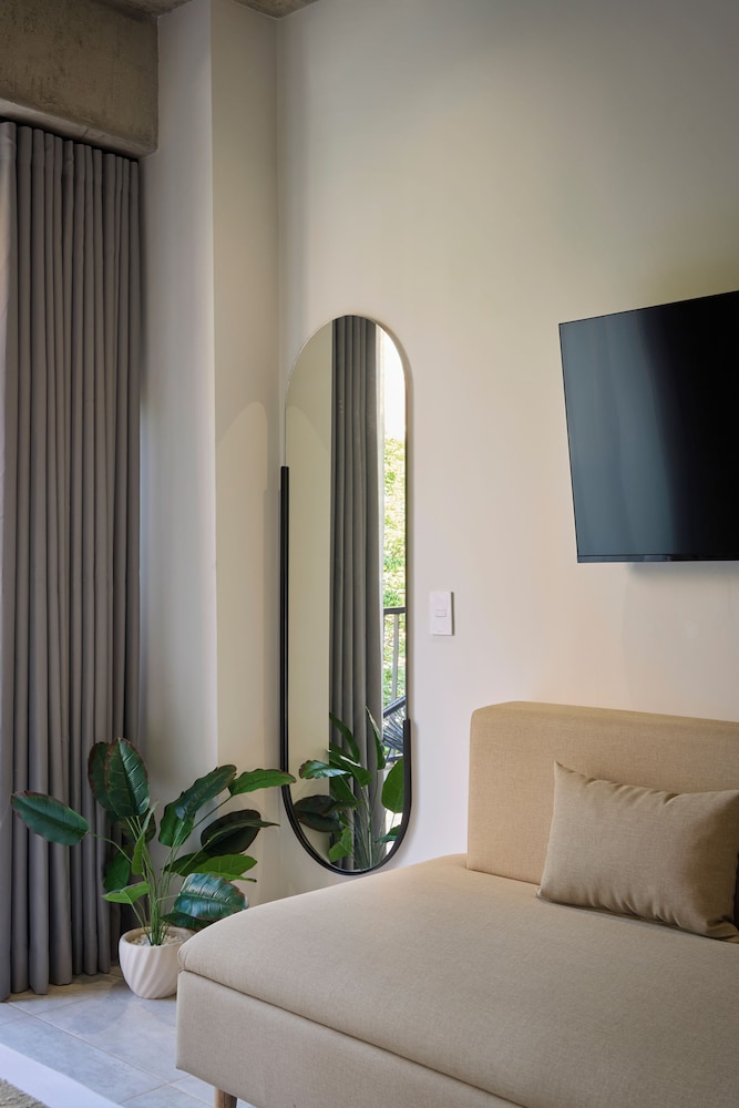 30 Living Suites