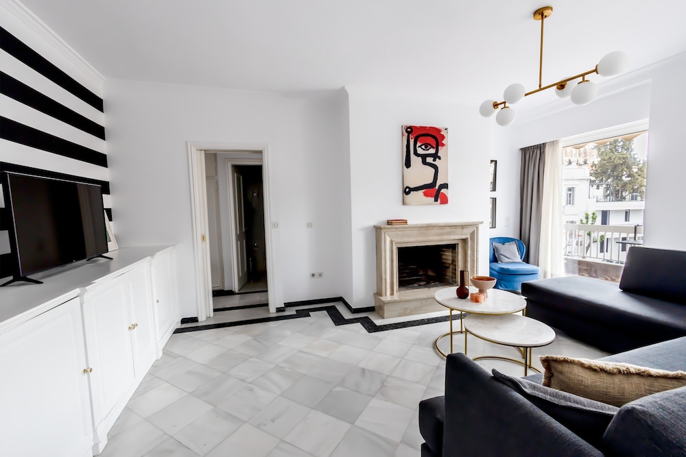 Massive 2-apartment Combo Unbeatable Acropolis Views Sleeps 9