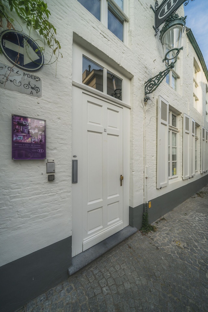 Number 11 Exclusive Guesthouse