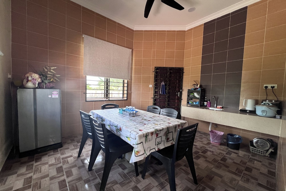 Nurbayu Villa (3 and 4 bedroom Villa) Kemaman