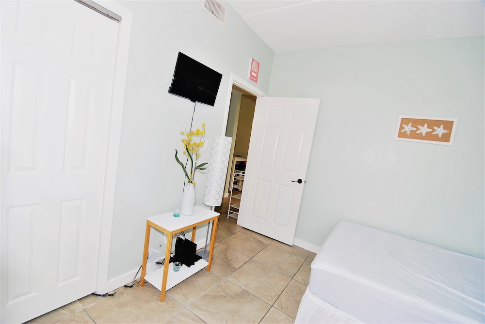 Trinity House Ii 1 Bedroom Condo by RedAwning view 3