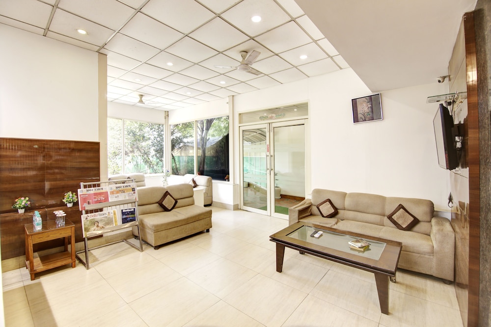 Lobby & Reception