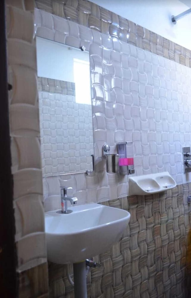 HOTEL NARMADA GRAND