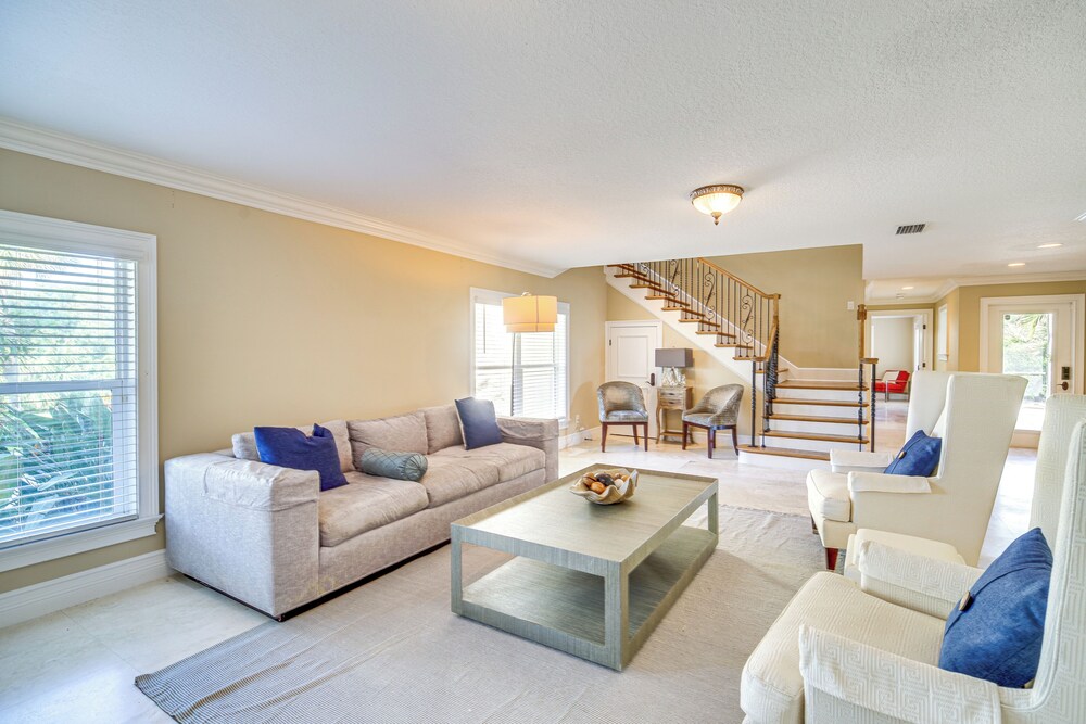 Beachfront Melbourne Beach Retreat w/ Pool Table!