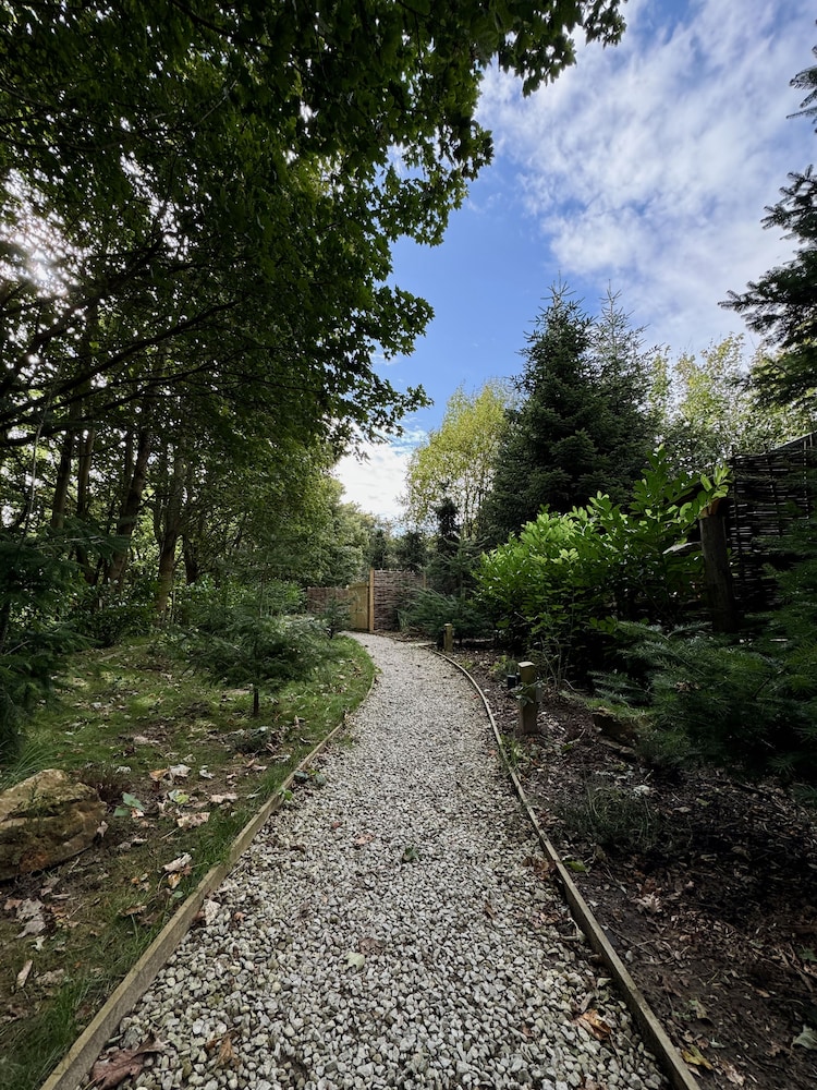 Hayne Barn Estate - Private Estate : 6 Eco Lodges - 1 Studio
