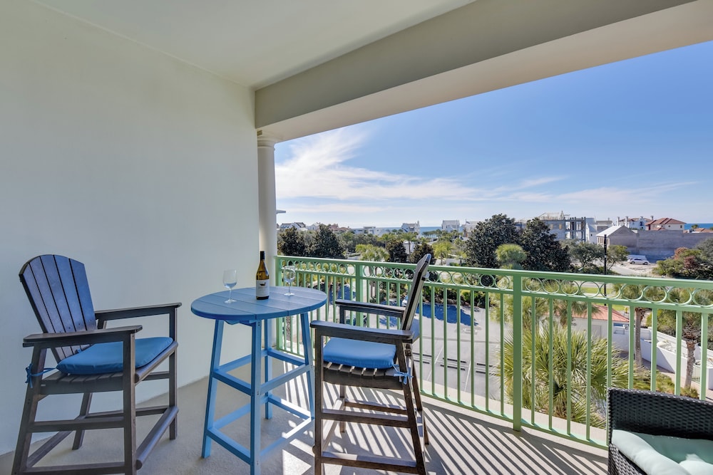 Walkable Condo w/ View Btwn Rosemary & Alys Beach!