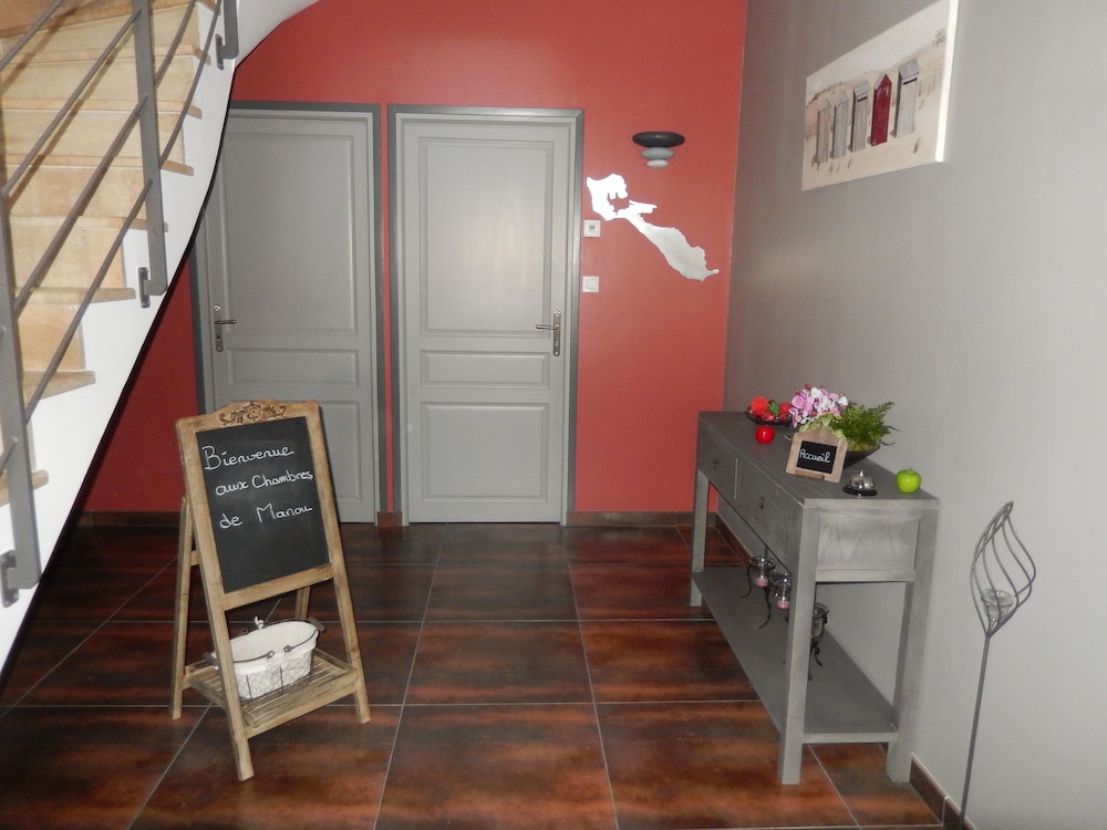 Les Chambres de Manou view 2