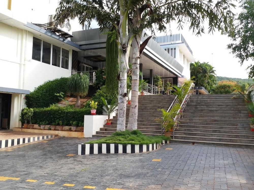 Mount Retreat