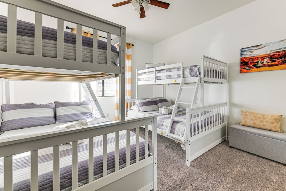 4 Mi to Lake Powell: Retreat w/ Game Room!