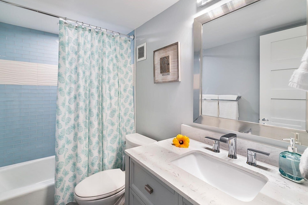 Complete Remodel - Ocean & Mountain Views - Concierge - Walk to Magic Sands - Vrkcv