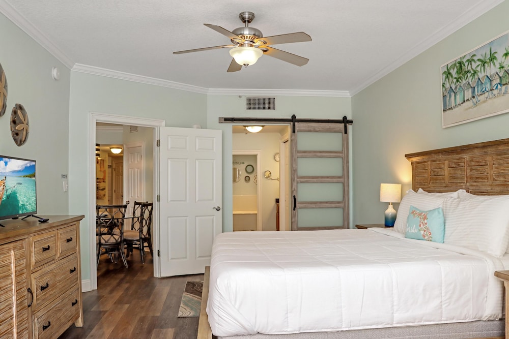 Paradise Shores 305