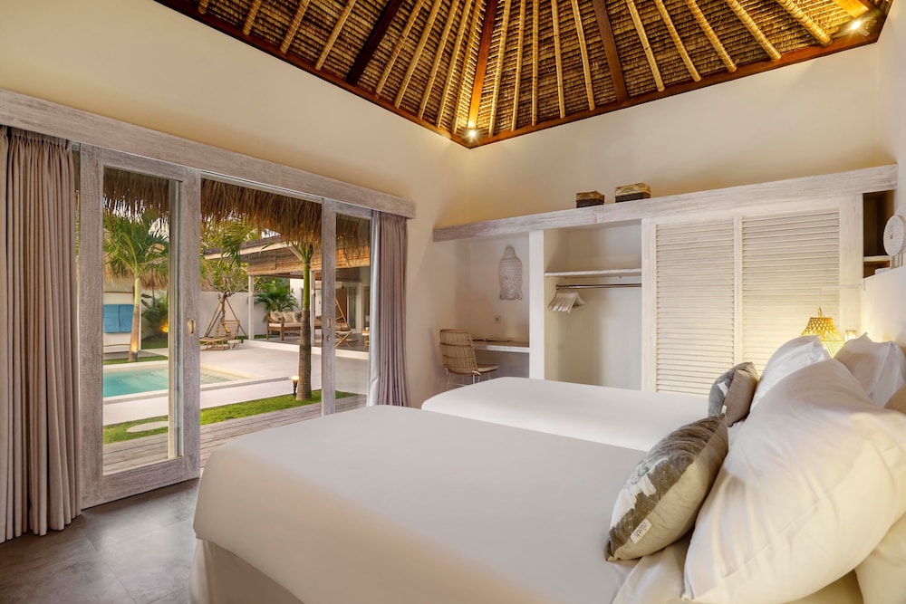 Villa Surga Blue by Alfred in Bali - Brand New 5 BR Pool Villa in the of Seminyak