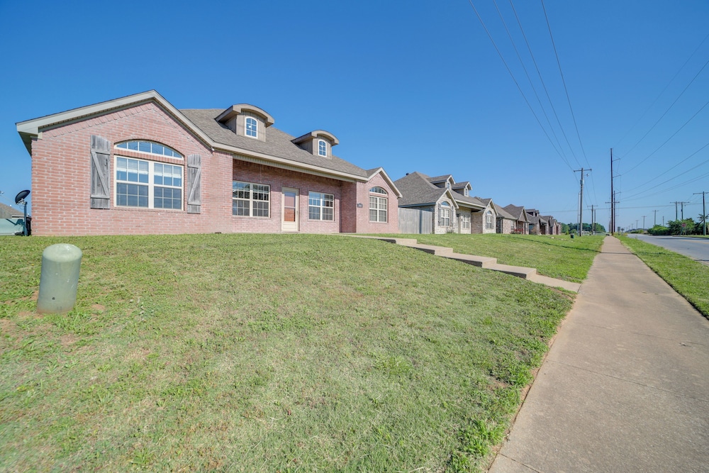 Central Bentonville Home With Fenced Yard! view 3