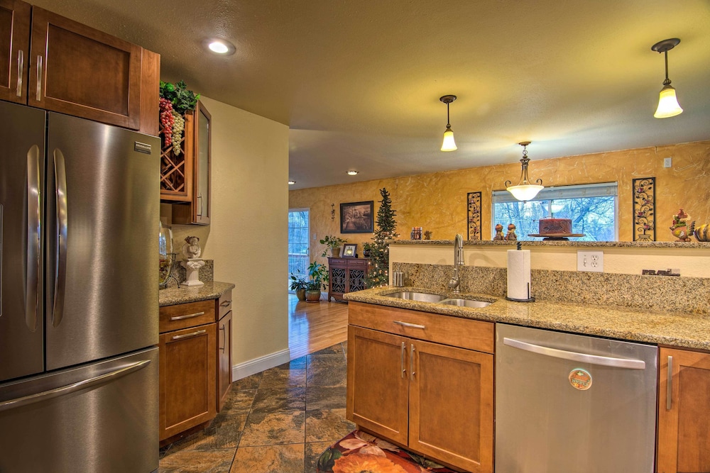 Modern Creekside Home: 9 Mi to Downtown Denver - Property Image 12