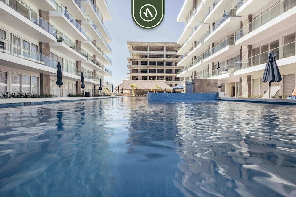 2BR Condo With Private Balcony - Padel Court