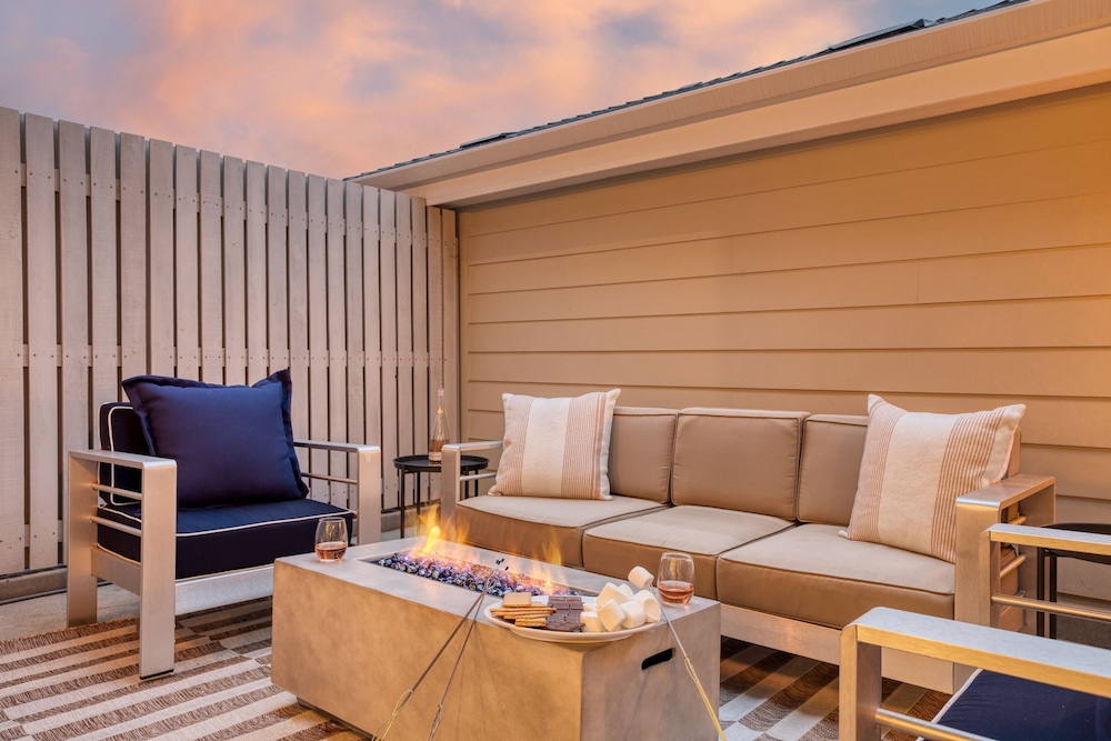 Pacific Villa by Avantstay Steps From Beach Luxurious Modern Indoor-outdoor Living