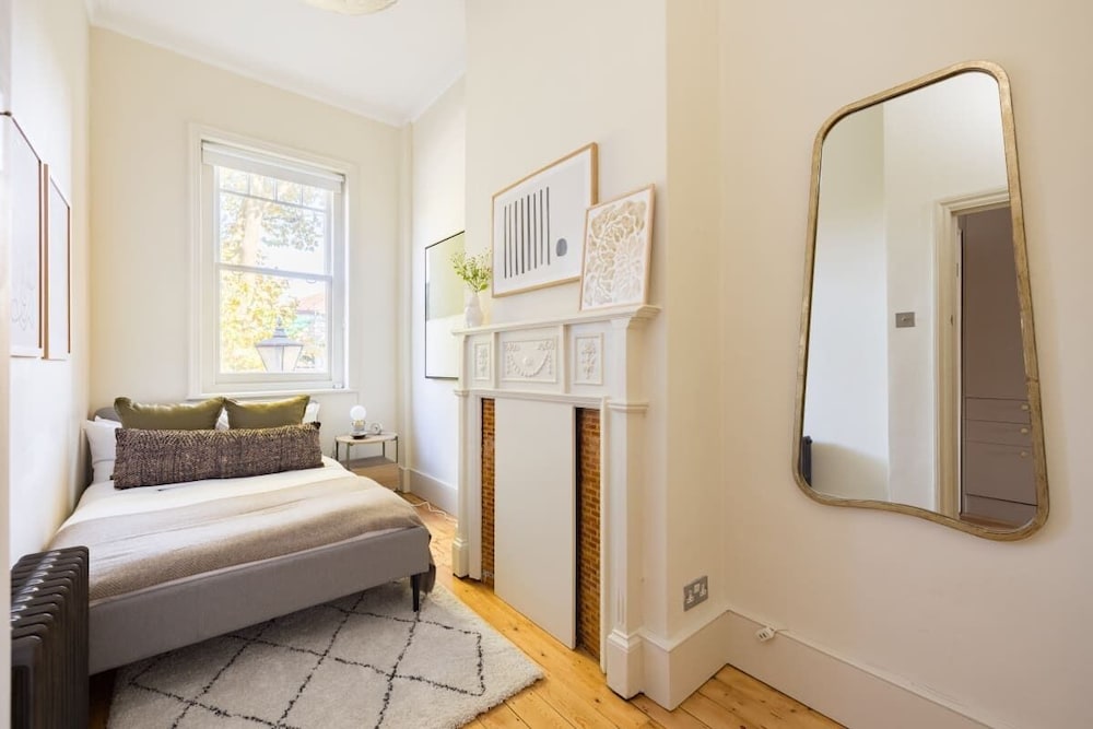 The Abinger Place - Inviting 2bdr House With Study Room & Garden