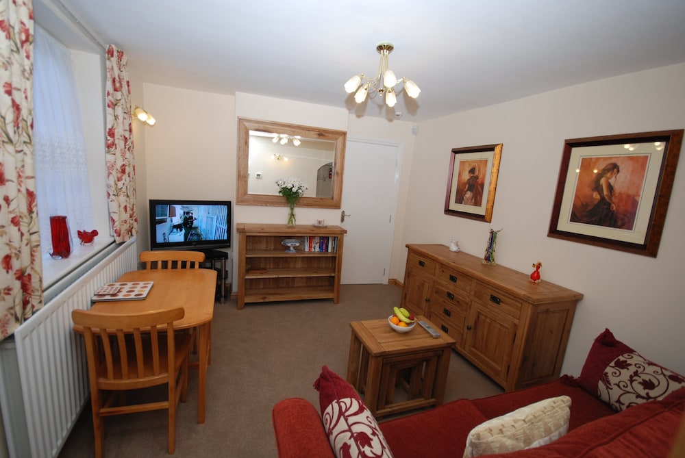 Saltburn Holidays Bluebell Cottage view 2