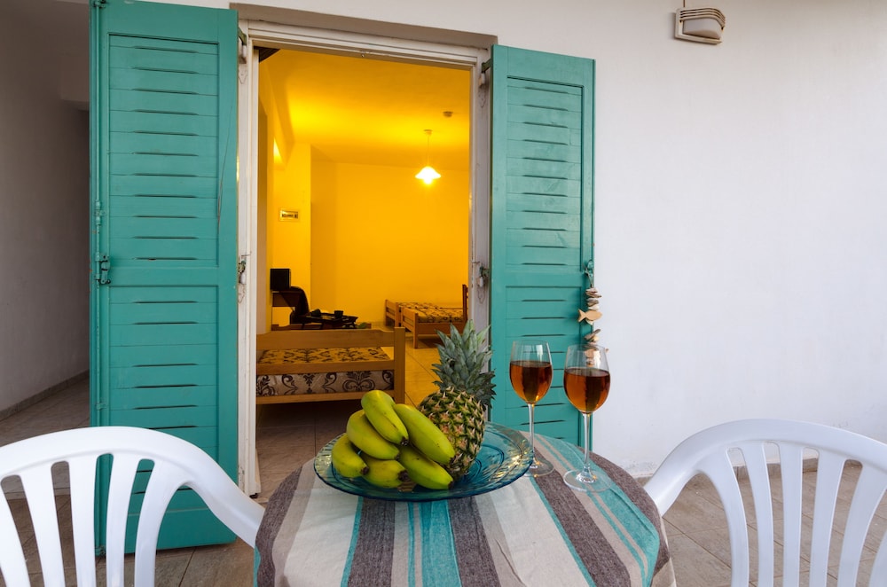 Aglaia Apartments & Studios
