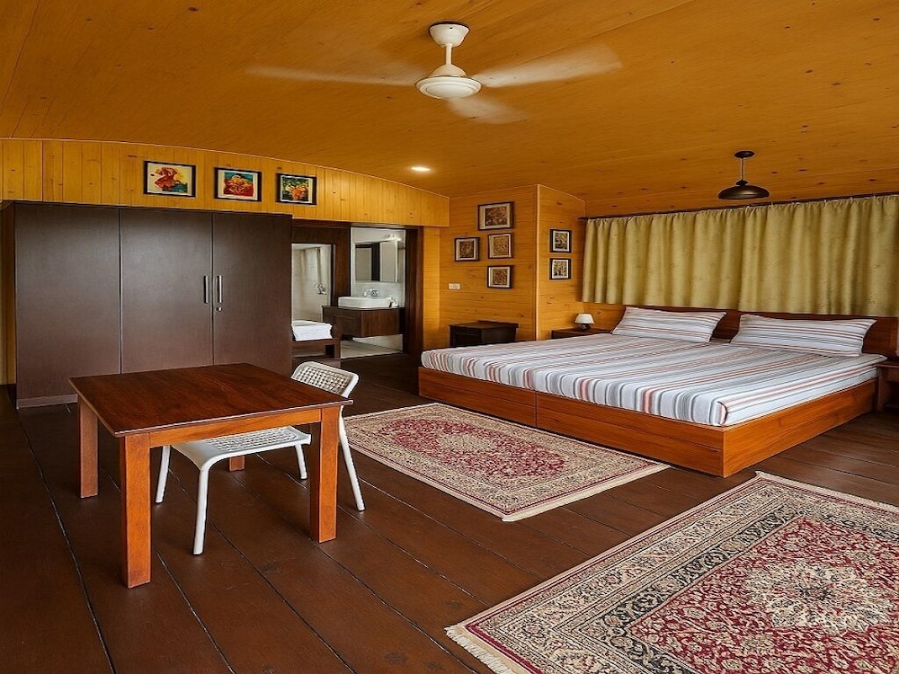 Bougainvilla Mountain Retreat