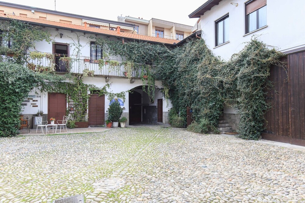 Four-room Apartment 15 Minutes From the Center of Milan view 2