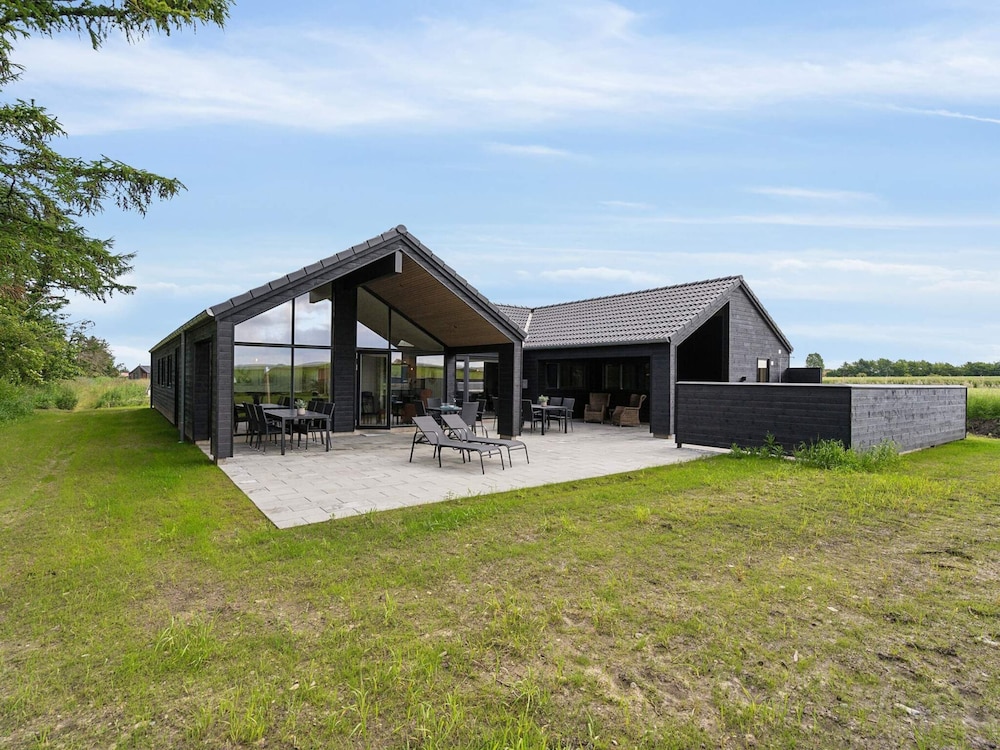5 Star Holiday Home in Aakirkeby
