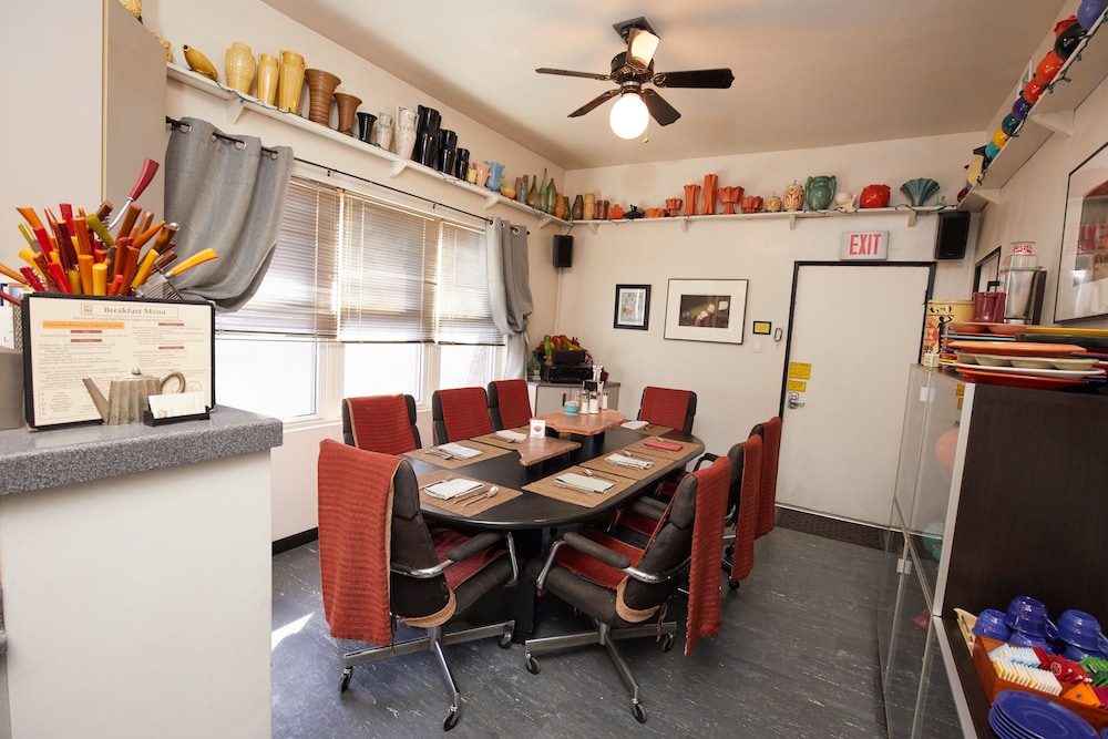 Ray's Bucktown Bed and Breakfast 45