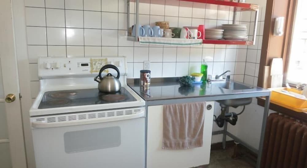 C&N Backpackers Hostel - Vancouver