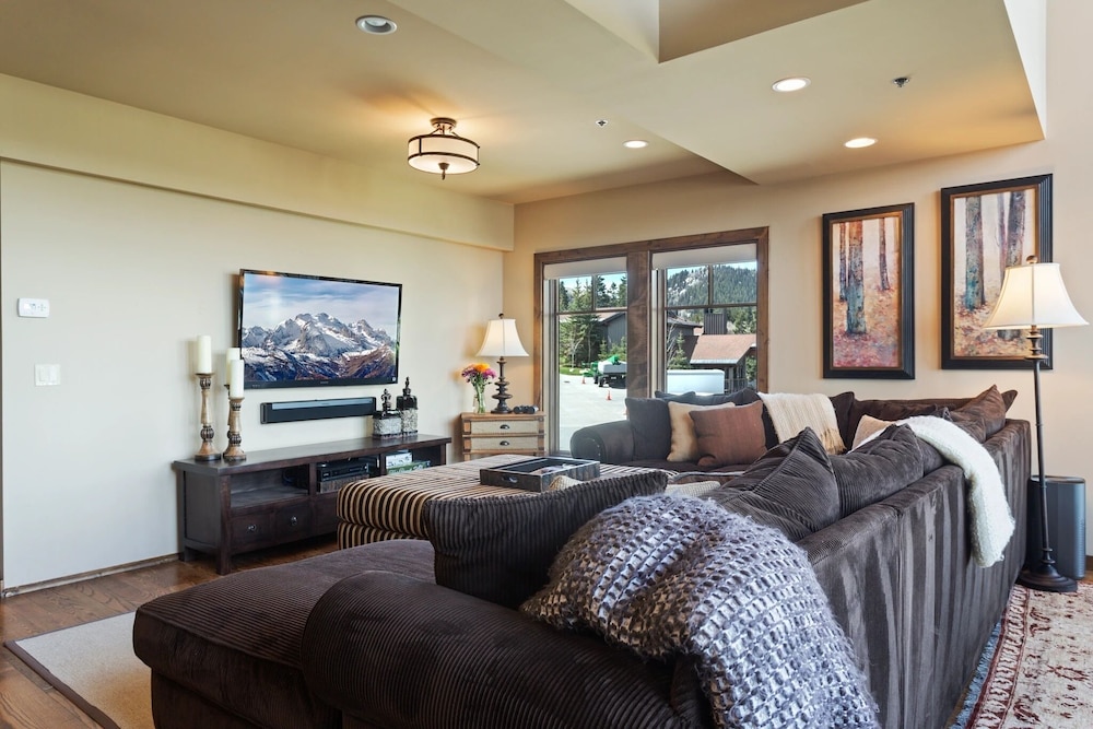 Stag Lodge at Deer Valley Resort - Three Bedroom Residence with Spa #13 3 Condo