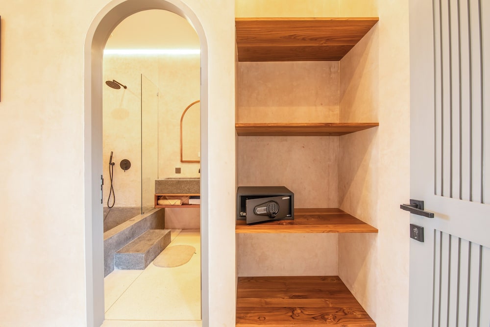 Sleek 2BR Villa, 5 Minutes to Bingin Beach