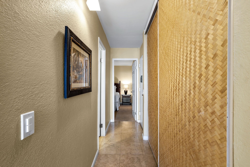 Maui Vista 1-308 - Steps From the Beach, Renovated, Ocean Views, New Windows, AC
