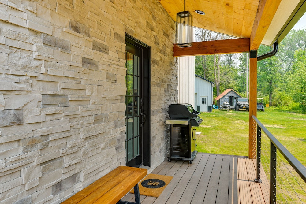 Spacious Lake Ontario Getaway: Steps to Beach! view 2
