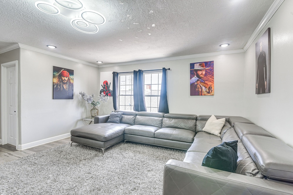 Walkable Apt 2 Mi to Dtwn: Houston Retreat!