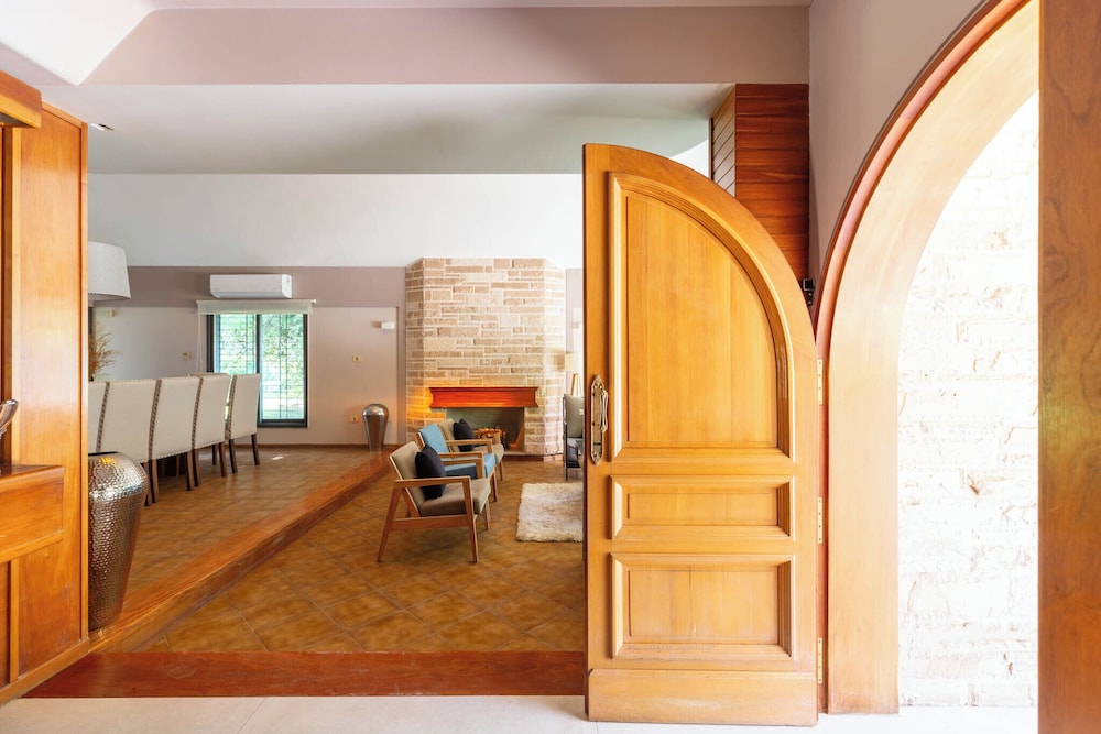 MOT Wine Country Mansion