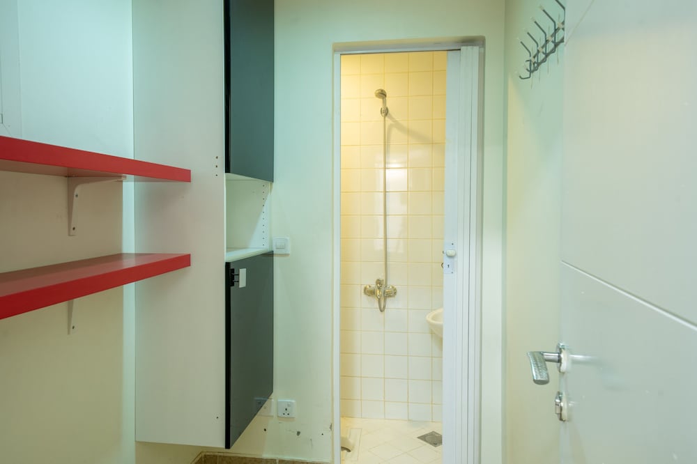 Luxury Three bedroom Apt Al Yasmin