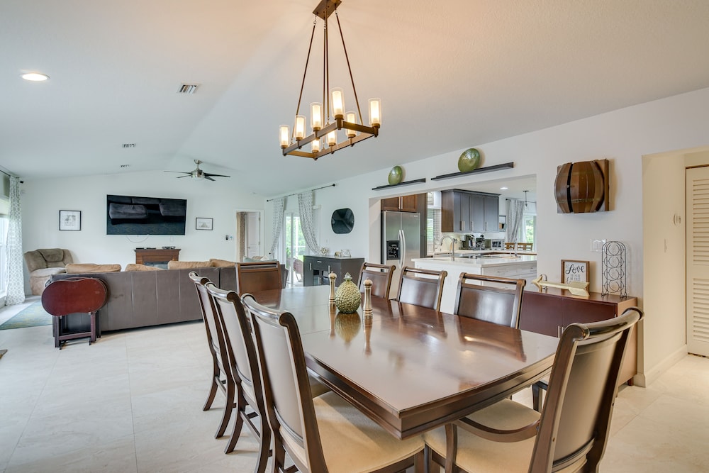 Pet-friendly Miami Home w/ Hot Tub & Pool Table