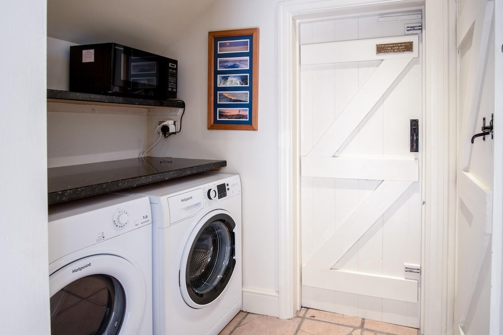 Fern Cottage - 2 Bedroom Cottage - St Florence