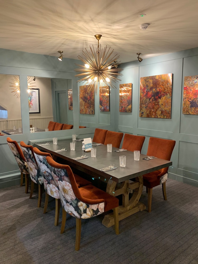 Romsey Vacations - Potters Heron Hotel - Property Image 6
