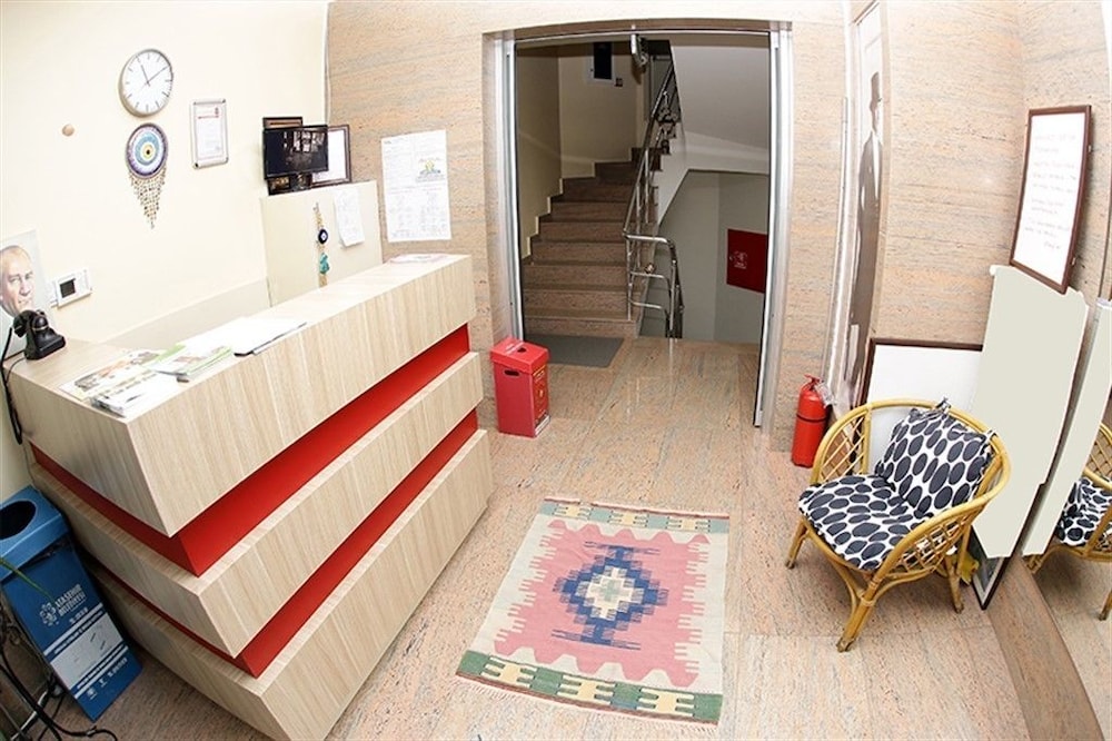 İkiz Palmiye Kiz Oğrenci Pansiyonu - Caters to Women - Hostel
