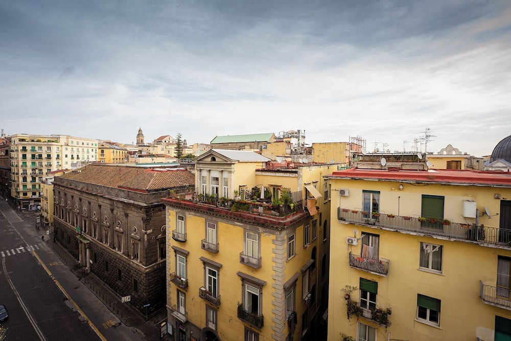 B&B Le 4 Stagioni Dante's Suites by ClaPa Group Dislocated Hospitality