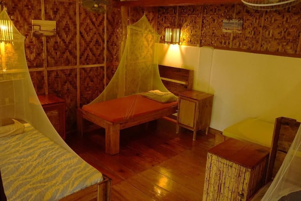 Soffta Surf Ranch - Hostel view 5